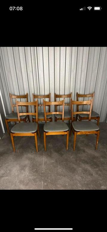 7x Jaren 60 design vintage stoelen beschikbaar voor biedingen