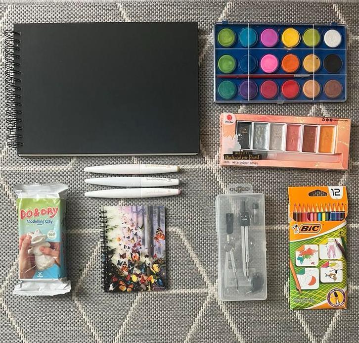 Teken spullen - waterverf, schetsboeken, potloden, Hobby en Vrije tijd, Tekenen, Zo goed als nieuw, Overige typen, Ophalen of Verzenden