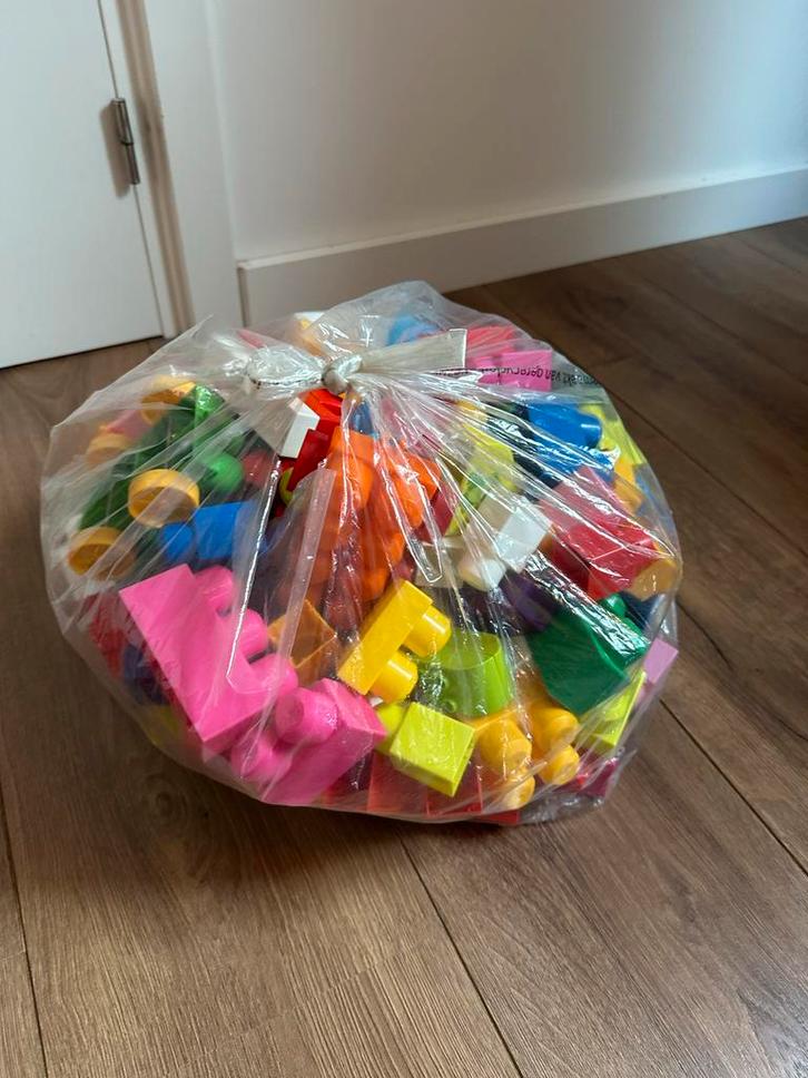 Grote zak vol speelblokken/bouwblokken, Kinderen en Baby's, Speelgoed | Bouwstenen, Gebruikt, Overige merken, Ophalen of Verzenden