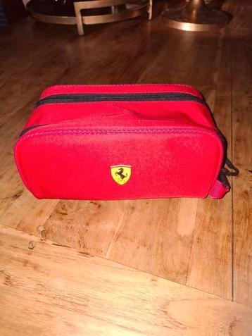 Toilettas Ferrari  beschikbaar voor biedingen