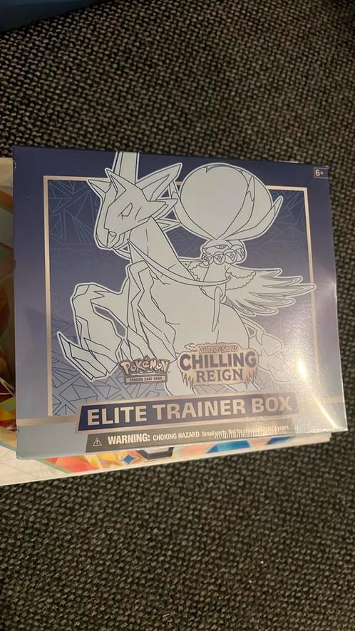 Chilling Reign Elite Trainer Box, Hobby en Vrije tijd, Verzamelkaartspellen | Pokémon, Zo goed als nieuw, Losse kaart, Ophalen of Verzenden