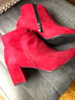 Rode Marco Tozzi Laarsjes - Maat 39, Kleding | Dames, Schoenen, Lage of Enkellaarzen, Ophalen of Verzenden, Zo goed als nieuw