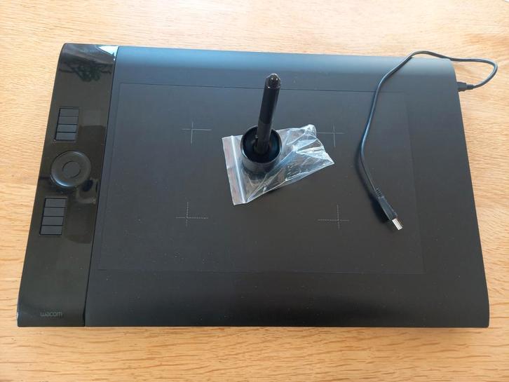 Wacom Intuos 4  PTK-840, Tekentablet, Large, Computers en Software, Tekentablets, Zo goed als nieuw, Bedraad, Multi-touch, Ophalen of Verzenden