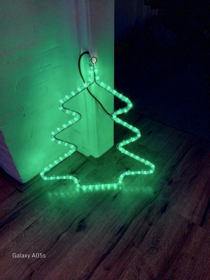 Een kerstboom van groene lichtslang voor binnen en buiten., Diversen, Kerst, Gebruikt, Ophalen of Verzenden
