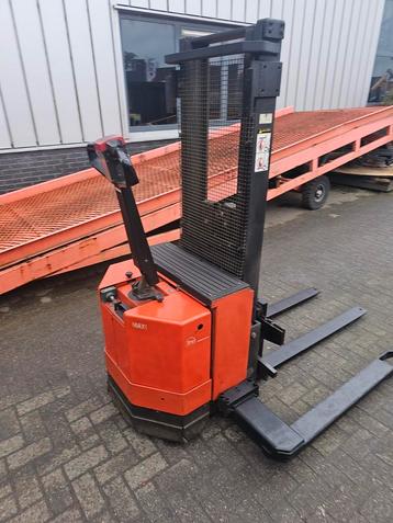 Breedspoor stapelaar 1200 kg 2650 mm vrije heffing  beschikbaar voor biedingen