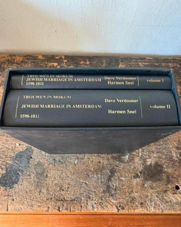 Cassette met 2 hardcover boeken joodse bruiloften mokum, Boeken, Kunst en Cultuur | Beeldend, Ophalen of Verzenden