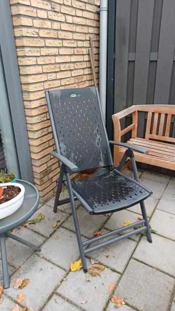 2 tuinstoelen verstelbaar  samen 10 euro beschikbaar voor biedingen