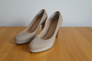 Dames Pumps Beige beschikbaar voor biedingen