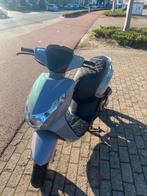 Peugot kisbee 4t custom kleur!!, Fietsen en Brommers, Scooters | Peugeot, Ophalen, Overige modellen, Maximaal 45 km/u, Zo goed als nieuw