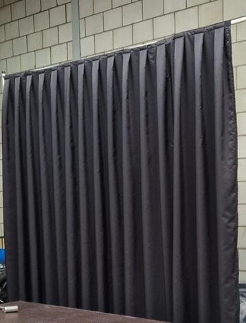 Pipe en Drape gordijnen Poly Satijn klittenband beschikbaar voor biedingen