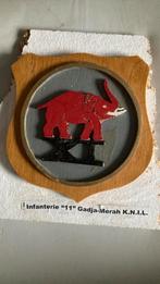KNIL Gadja Merah Infanterie 11, Verzamelen, Ophalen of Verzenden, Landmacht, Nederland, Embleem of Badge