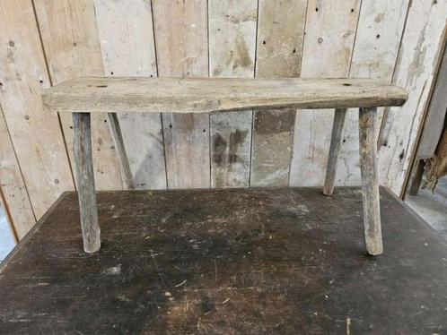 stoer bankje ``WOONWINKEL RUSTIEK``, Antiek en Kunst, Antiek | Woonaccessoires, Ophalen of Verzenden