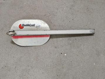Stevige wielklem te koop. beschikbaar voor biedingen