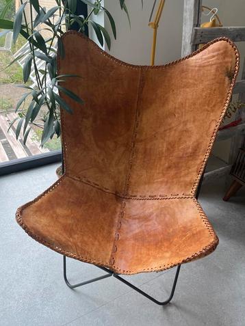Cognac leren vlinderstoel beschikbaar voor biedingen