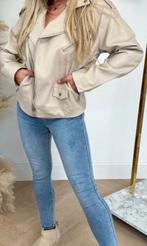 Jasje leatherlook beige maat S, Verzenden