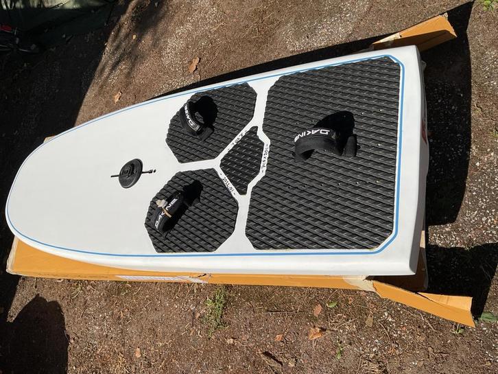 Windfoil board 130 ltr zelfbouw, Watersport en Boten, Windsurfen, Plank, Ophalen