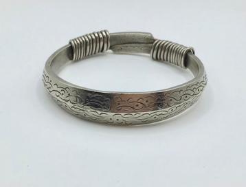 Vintage Hmong armband Miao Hmong China munt zilver bewerkt beschikbaar voor biedingen