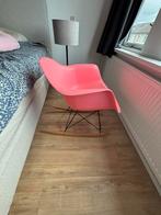 Roze schommelstoel, Kinderen en Baby's, Kinderkamer | Tafels en Stoelen, Ophalen of Verzenden, Zo goed als nieuw, Stoel(en)