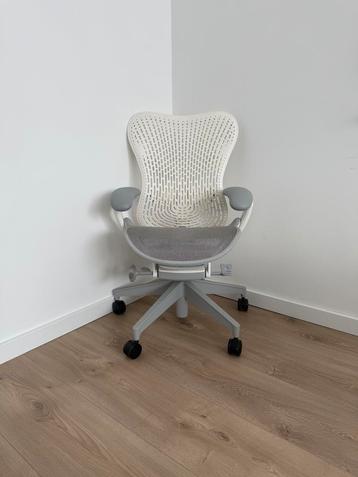 Herman Miller Mirra 2 bureaustoel beschikbaar voor biedingen
