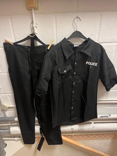 Politie uniform carnaval volwassenen  €5,50, Ophalen, Gebruikt, Kostuum, Carnaval