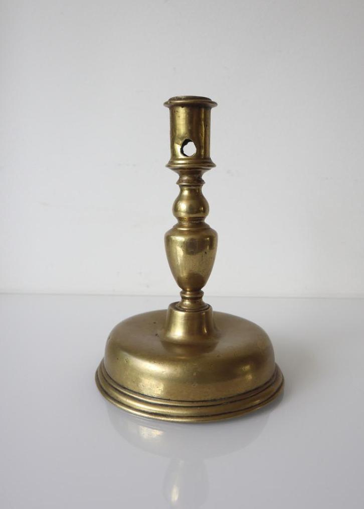 Antieke Spaanse kandelaar, belkandelaar,18e eeuw, Antiek en Kunst, Antiek | Kandelaars, Koper of Brons, Ophalen of Verzenden