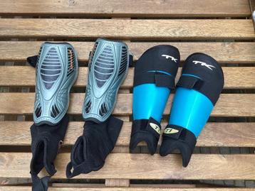 Gratis scheenbeschermers voor jonge spelers beschikbaar voor biedingen