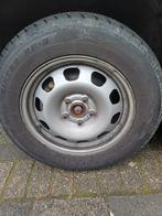 Winterbanden  Dacia met velg 215x65r16 z.g.a.nw, Auto-onderdelen, Banden en Velgen, Ophalen of Verzenden, Winterbanden, Banden en Velgen