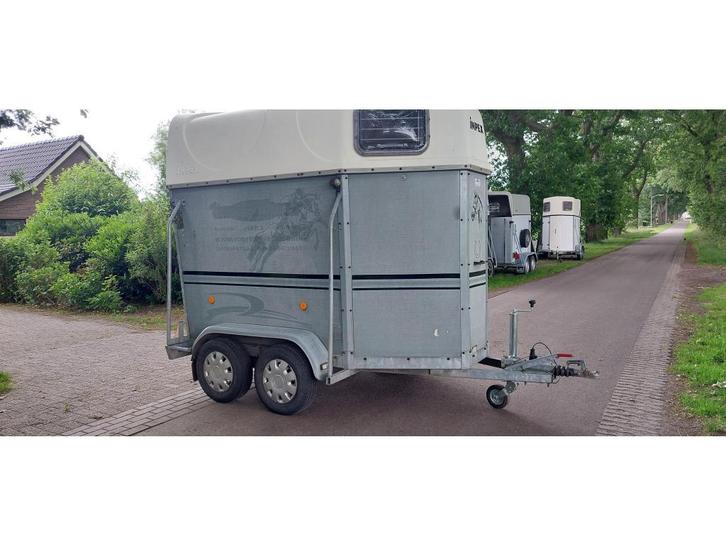 Impex 1,5 paards met zadelkamer, Dieren en Toebehoren, Paarden en Pony's | Trailers en Aanhangwagens, Gebruikt, 1½-paards trailer
