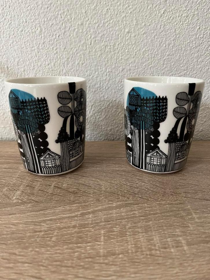 Finland Marimekko 2 bekers Oiva Siirtolapuutarha, Huis en Inrichting, Keuken | Servies, Zo goed als nieuw, Overige typen, Overige stijlen