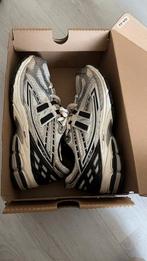 New balance m1906 grijs 39.5, Kleding | Heren, Schoenen, Ophalen of Verzenden, Zo goed als nieuw, Overige kleuren