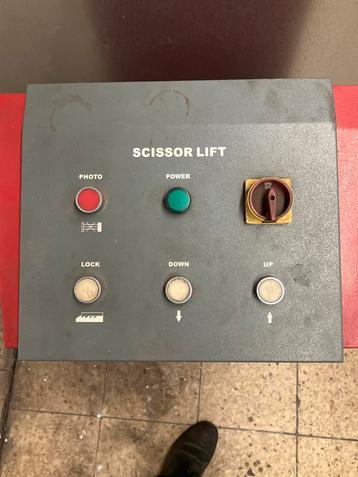 Schaarbrug Bedieningspaneel beschikbaar voor biedingen