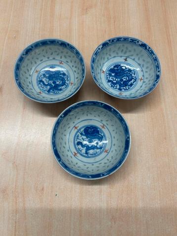 3 antieke Chinese rijstkommen porselein. Ca 1900 beschikbaar voor biedingen