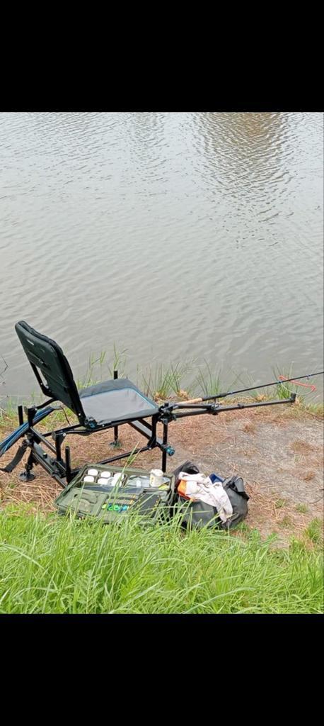 Cresta Feeder Chair + Preston Feeder Arm., Watersport en Boten, Hengelsport | Algemeen, Zo goed als nieuw, Overige typen, Ophalen