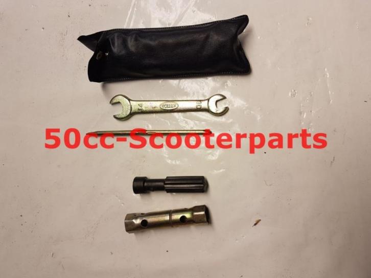 Bougiesleutelset Kymco Super 8 89010-Kgbg-C00 Gebruikt, Motoren, Tuning en Styling, Ophalen of Verzenden
