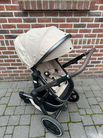 Joolz Day+ Timeless Taupe Kinderwagen beschikbaar voor biedingen