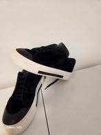 Alexander mcqueen black velvet sneakers maat 38, Zwart, Ophalen of Verzenden, Alexander mcqueen, Sneakers of Gympen