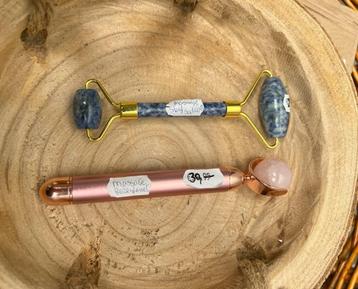 MASSAGE GEZICHTS ROLLER - SODALIET EN ROZEN KWARTS beschikbaar voor biedingen