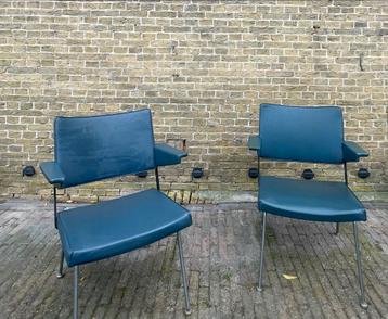 Vintage Gispen Stoelen TH Delft beschikbaar voor biedingen