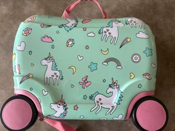 Leuke kinderkoffer op wielen unicorn beschikbaar voor biedingen