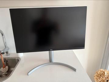 LG 4K Ips monitoren - 3 stuks -27 inch beschikbaar voor biedingen