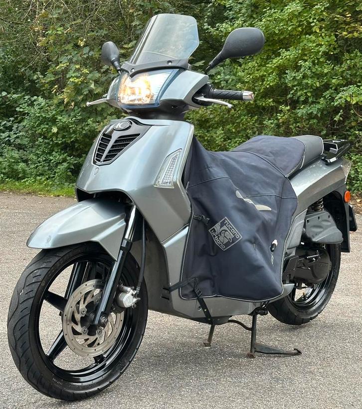 Kymco People S 2016 Glans Grijs Brom in zeer goede staat, Fietsen en Brommers, Scooters | Kymco, Zo goed als nieuw, People S, Maximaal 45 km/u