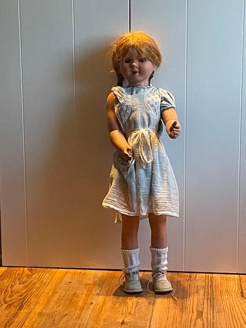 Antieke Kinder Etalage Pop 1930 beschikbaar voor biedingen