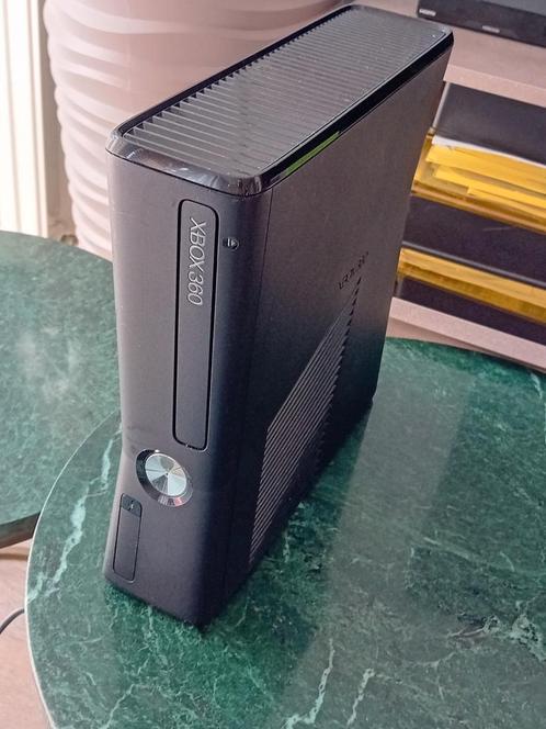 Xbox 360 + 2 Gamepads + Spelletjes, Spelcomputers en Games, Games | Xbox 360, Gebruikt, 1 speler, Vanaf 18 jaar, Ophalen of Verzenden