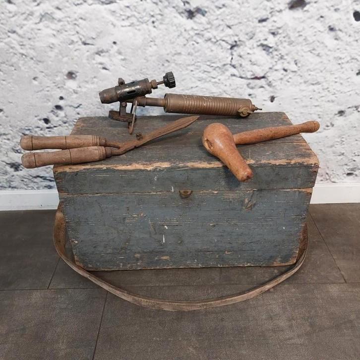 kist grenen timmermanbak gereedschap oud, Antiek en Kunst, Antiek | Gereedschap en Instrumenten, Ophalen