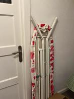 Strijkplank met stekkerdoos, Witgoed en Apparatuur, Strijkijzers en Strijkplanken, Ophalen, Gebruikt