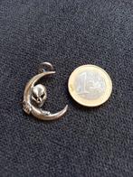 Doodshoofd hanger met maan Halloween / Gothic, Sieraden, Tassen en Uiterlijk, Kettinghangers, Ophalen of Verzenden, Zo goed als nieuw