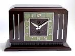 Grote rood/zwart bakelieten Art Deco Jaz klok, Antiek en Kunst, Antiek | Klokken, Verzenden