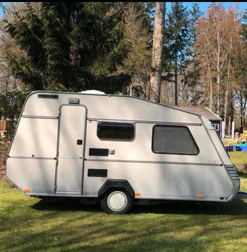 Kip T40 de luxe - mooie en kwalitatief goede 4-pers caravan beschikbaar voor biedingen