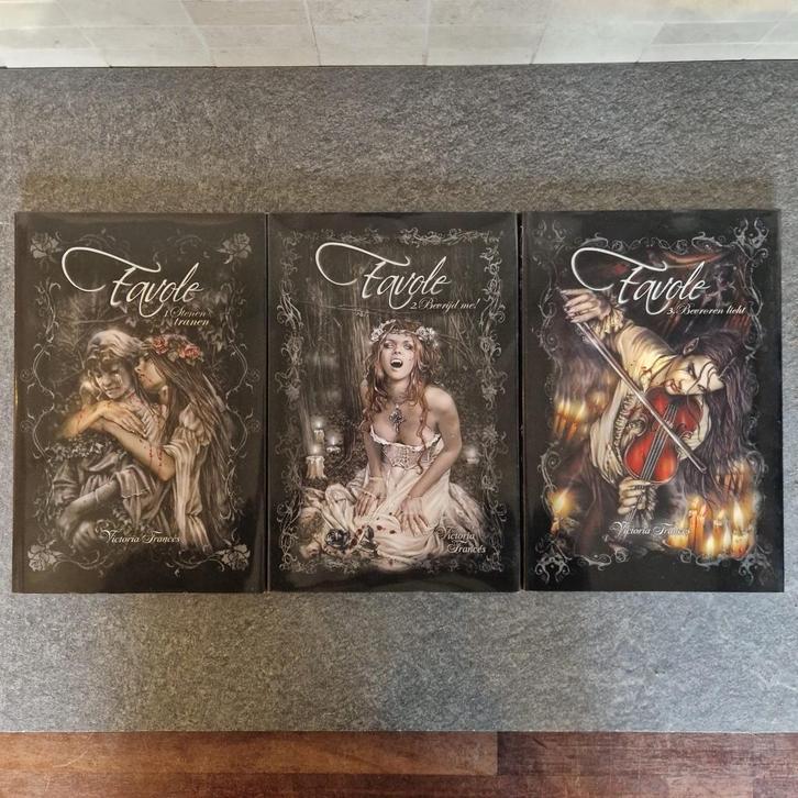 Victoria Francés – Trilogie Favole, Boeken, Fantasy, Zo goed als nieuw, Ophalen of Verzenden