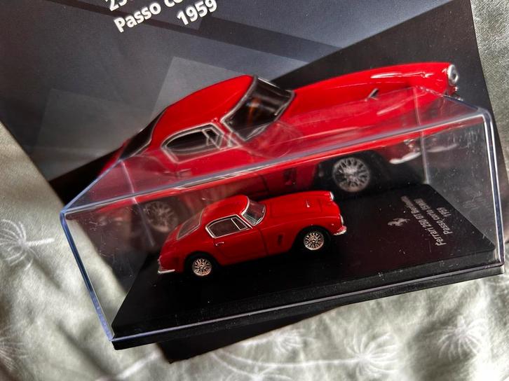 Ferrari 250 GT Berlinetta Passo corto (swb) (1959) GT collec, Hobby en Vrije tijd, Modelauto's | Overige schalen, Nieuw, Auto